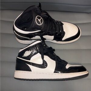 Jordan Black Low-Top Athletic Sneakers